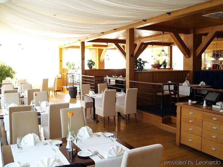 Leba Hotel & Spa Ресторант снимка