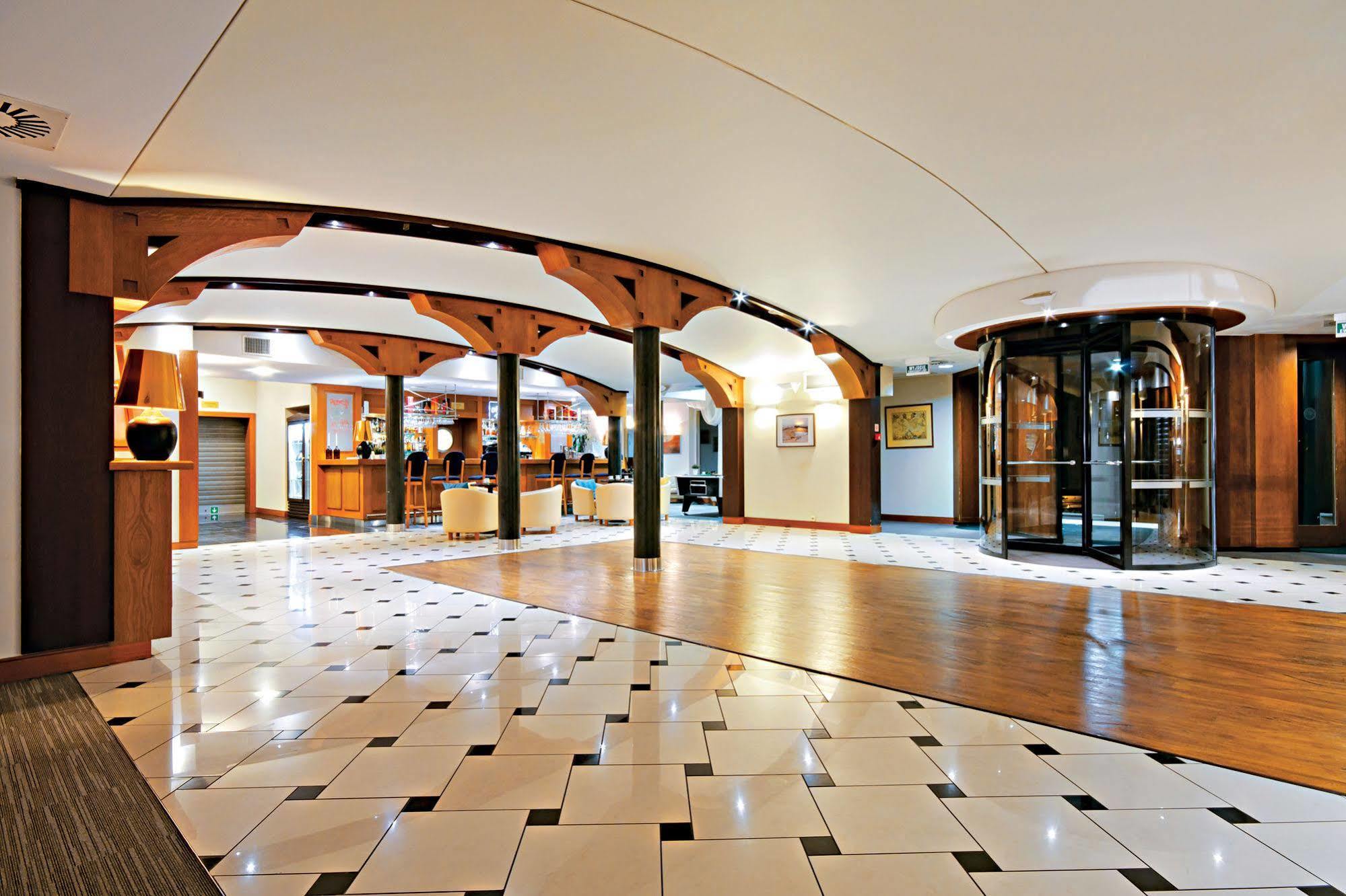 Leba Hotel & Spa Екстериор снимка