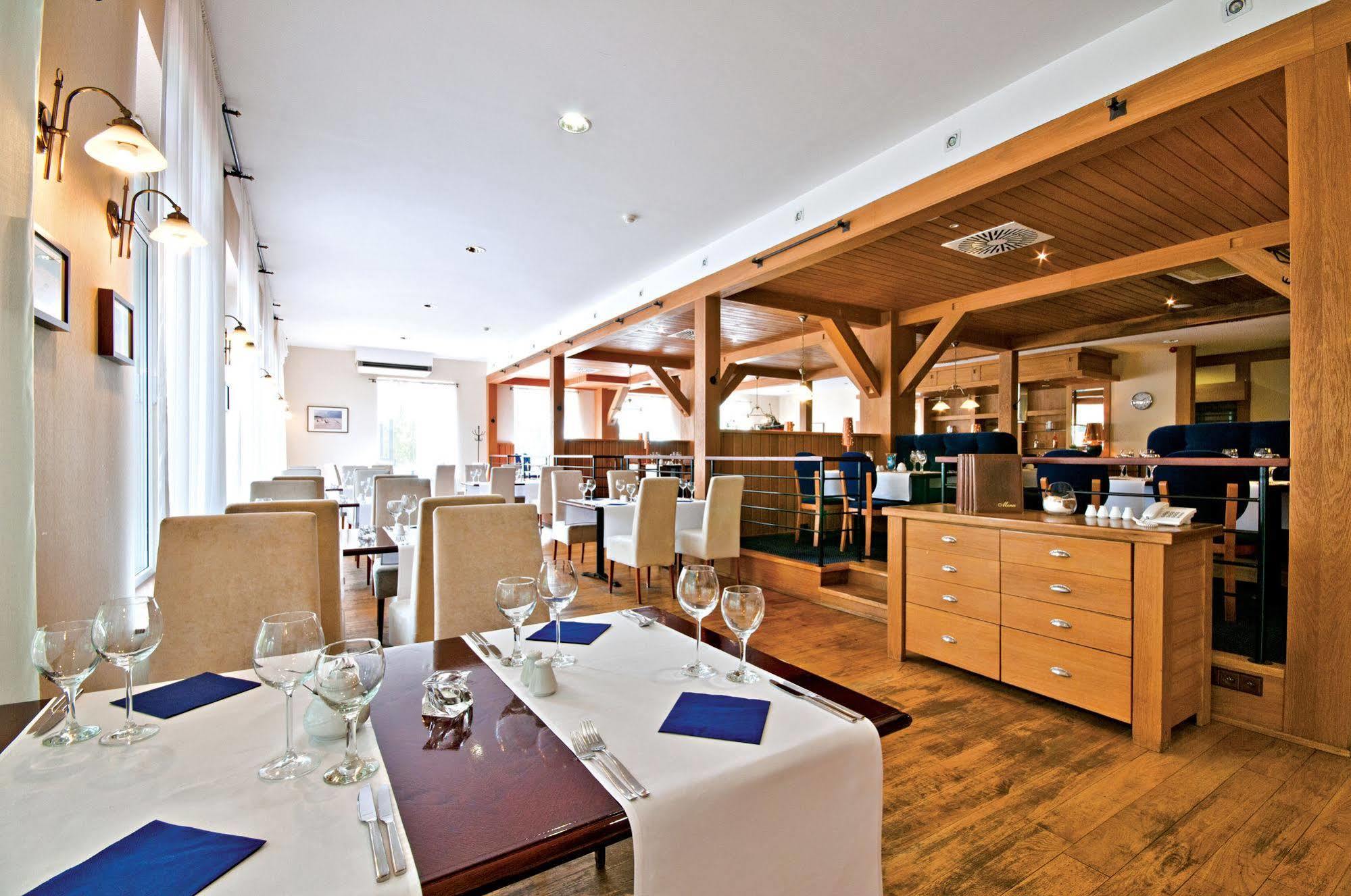 Leba Hotel & Spa Екстериор снимка