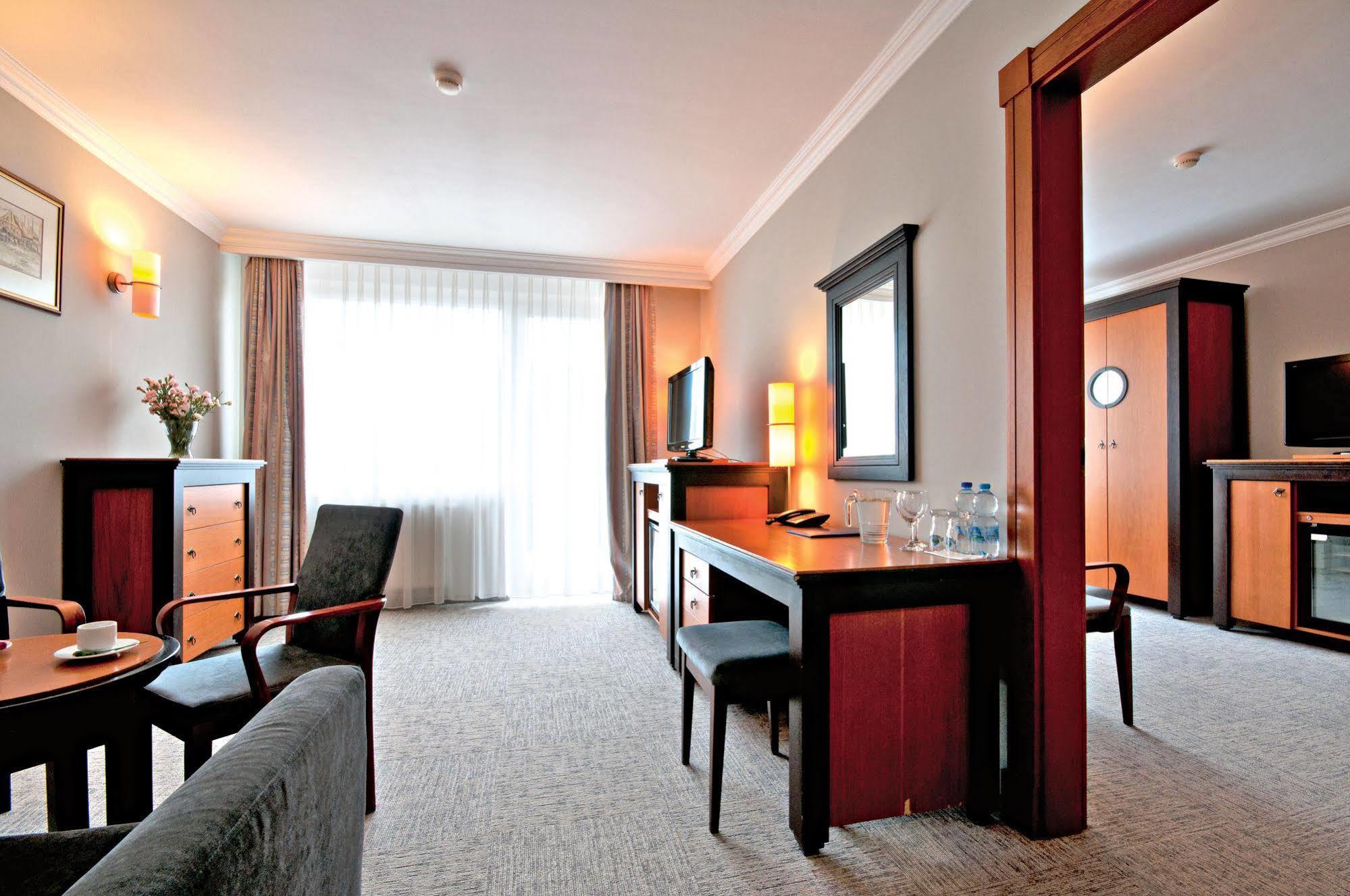 Leba Hotel & Spa Екстериор снимка