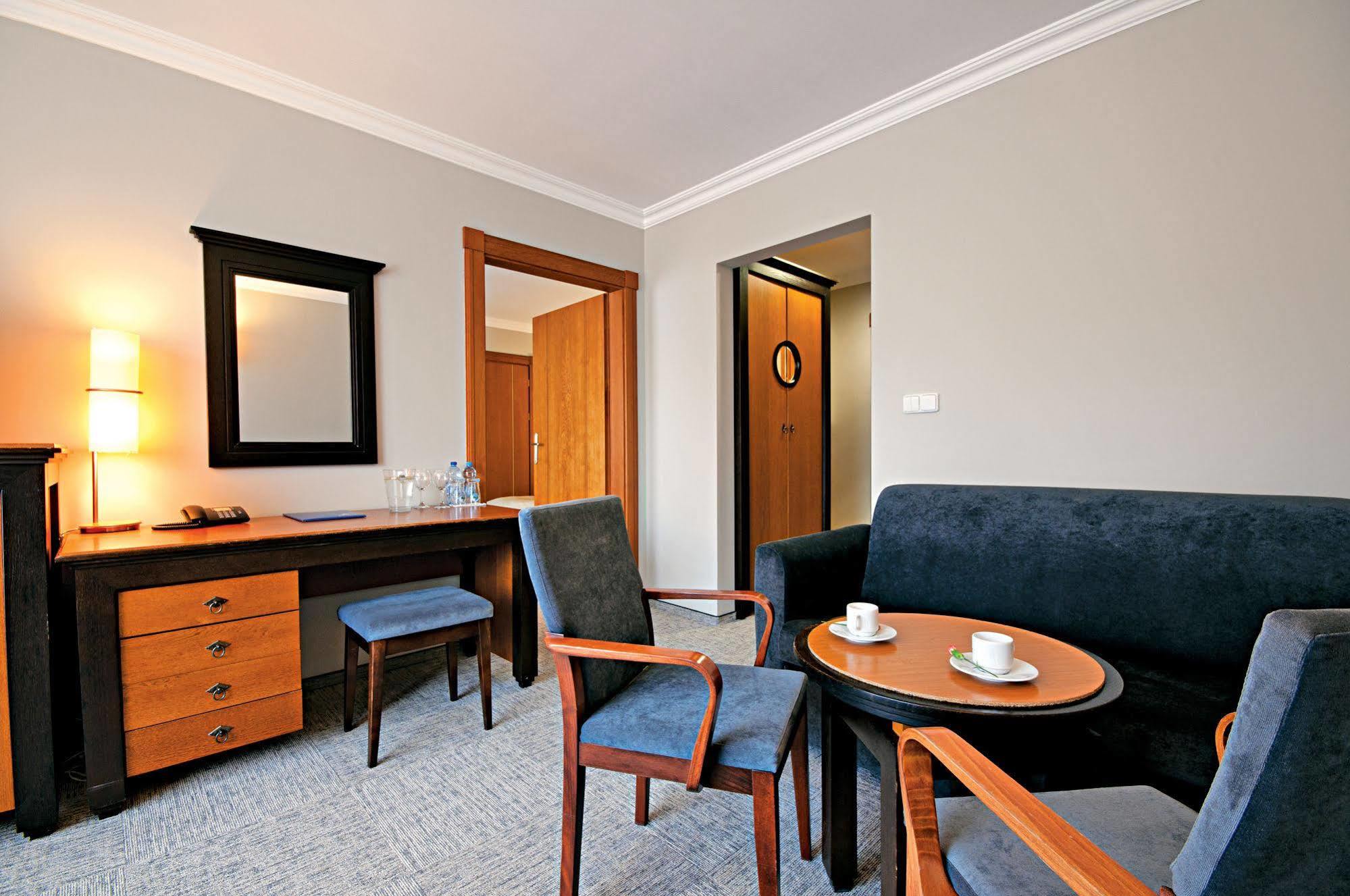 Leba Hotel & Spa Екстериор снимка