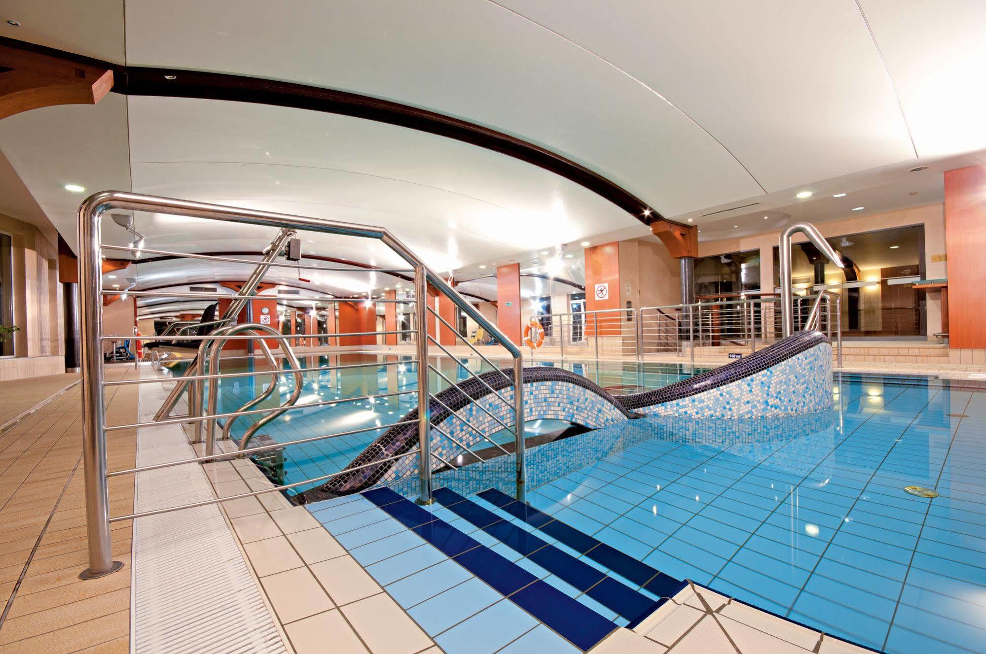 Leba Hotel & Spa Екстериор снимка